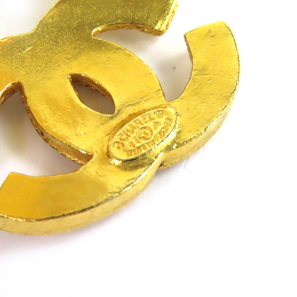 CHANEL Vintage Gold Logo Brooch - Picture 6 of 6